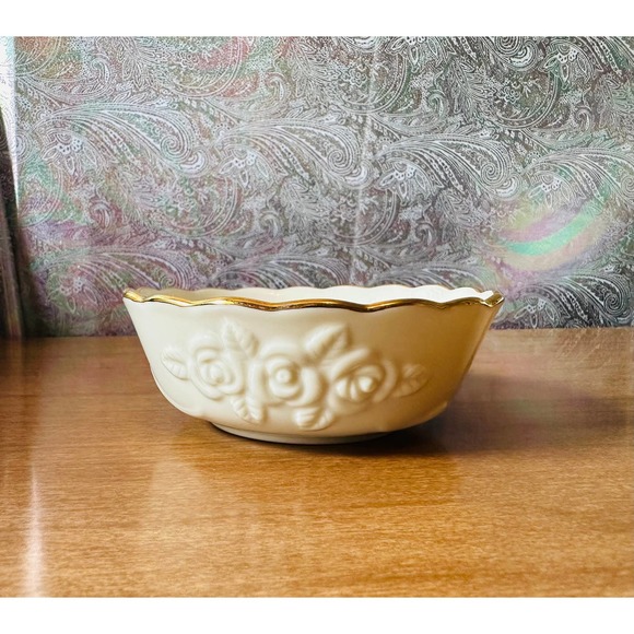 Vintage Rosebud collection by Lenox All purpose bowl with gold trim - Picture 1 of 10